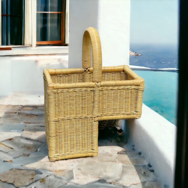 Rattan-Treppenkorb in Honig