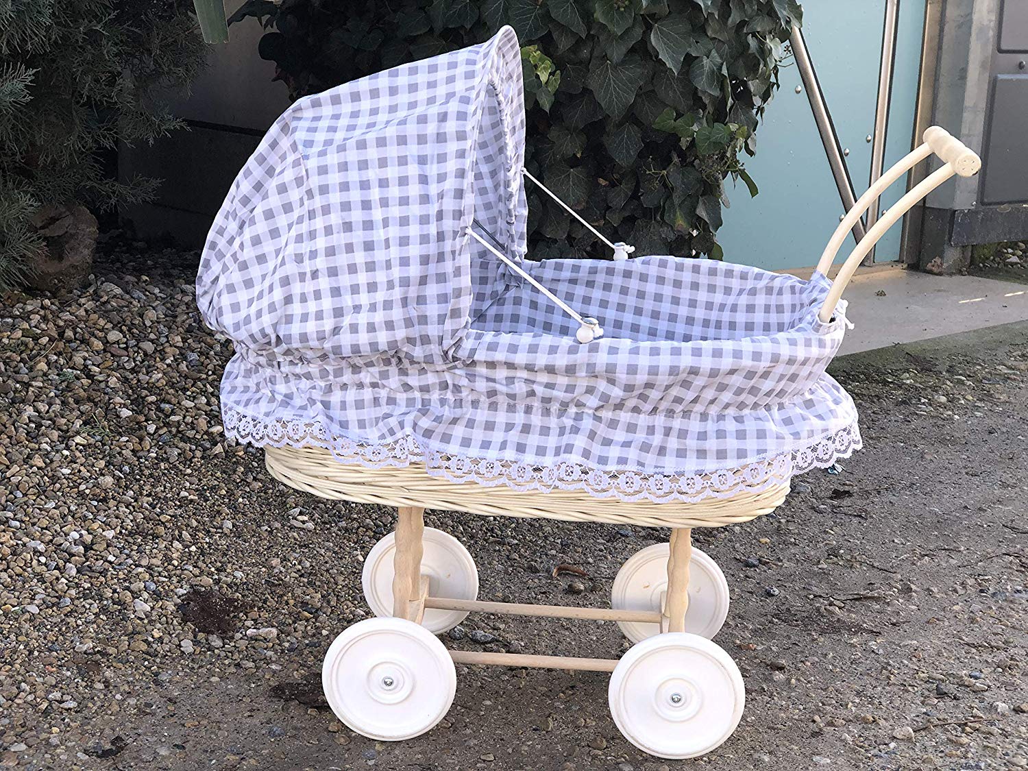 Bukora® Puppenwagen aus Heller Weide Grau Groß kariert und Holzgriff...extra stabil... – Bild 4