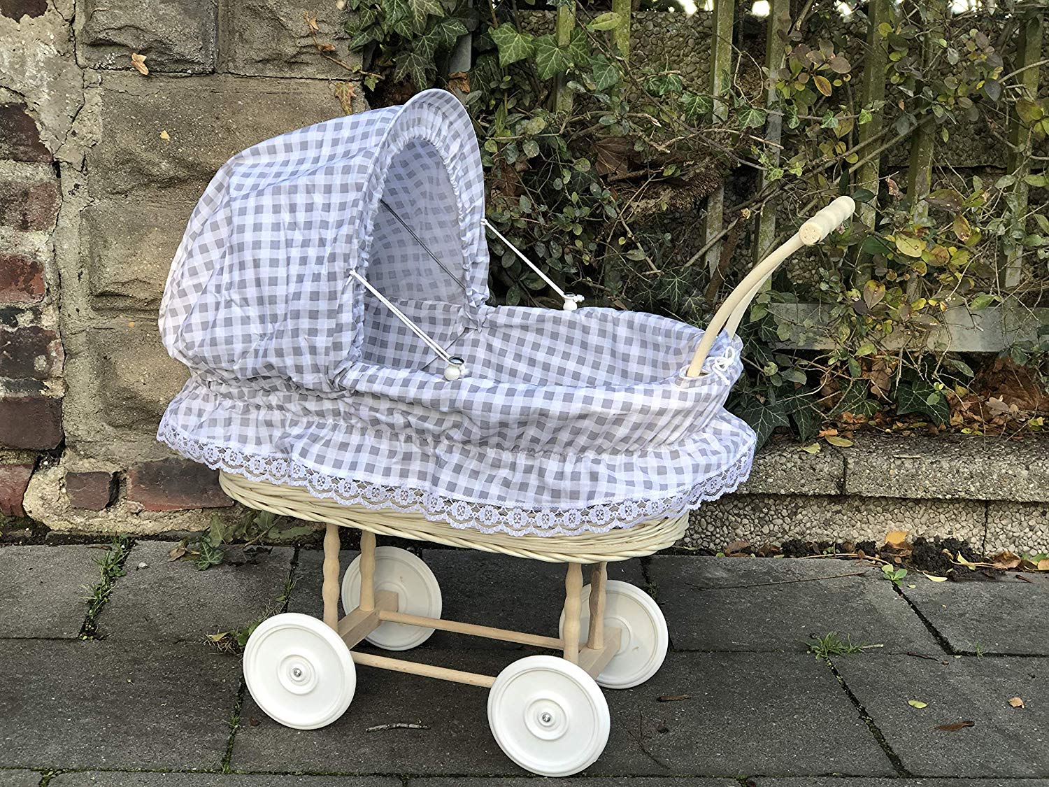 Bukora® Puppenwagen aus Heller Weide Grau Groß kariert und Holzgriff...extra stabil... – Bild 6