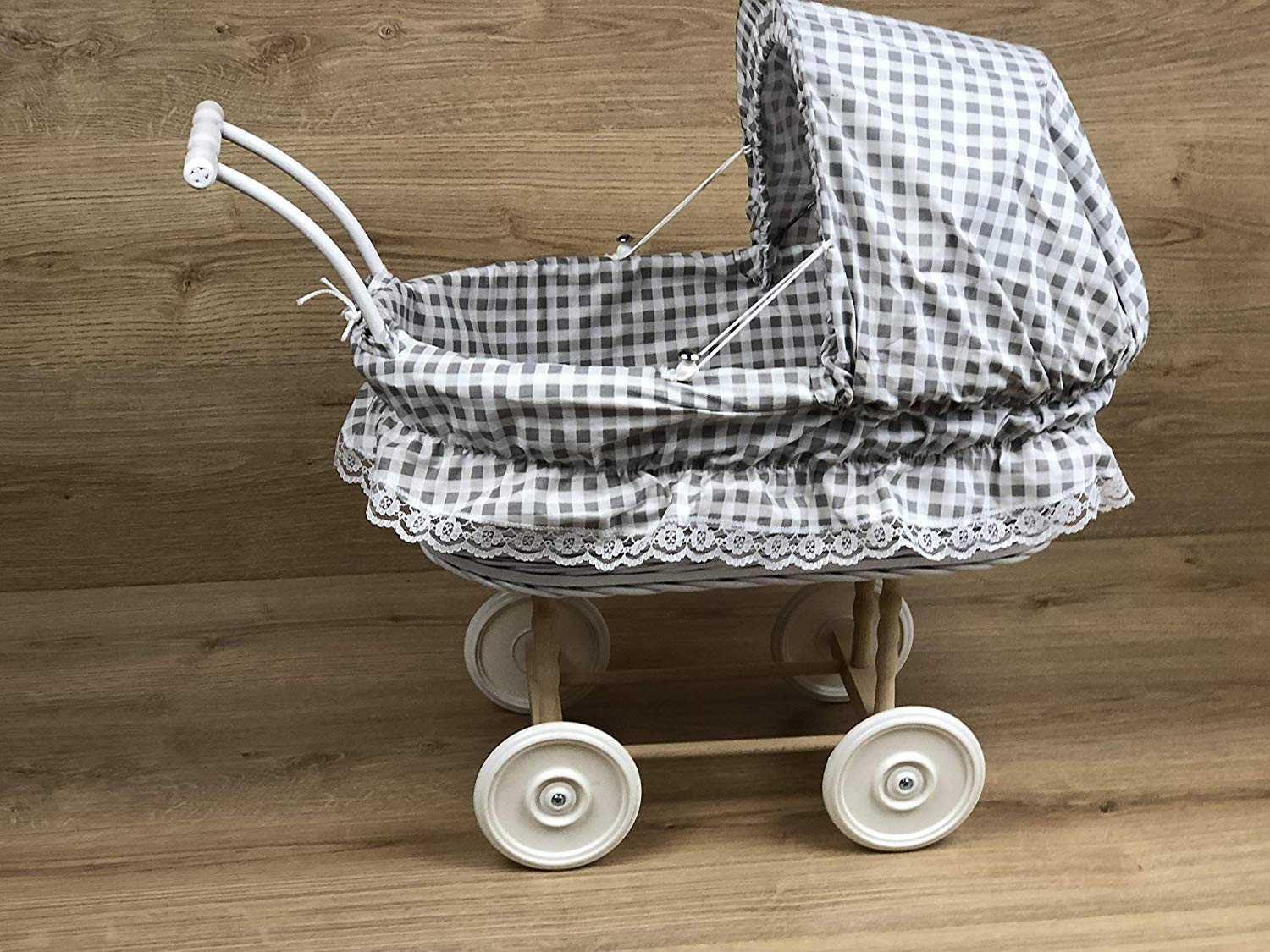 Bukora® Puppenwagen Stoff Grau Groß kariert Weiß lackiert aus Weide .extra stabil. – Bild 6